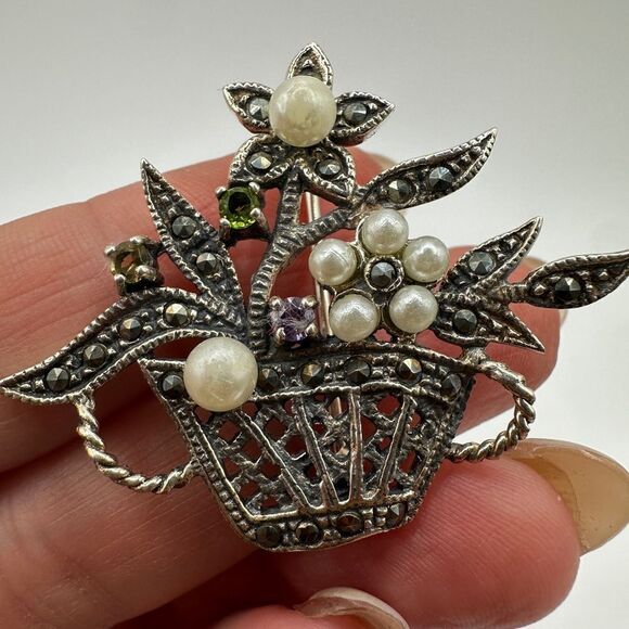Vintage Solid sterling silver, faux pearl, marcasite and gemstone brooch/pin! - Picture 8 of 8